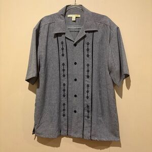 Syllables men's shirt sleeve embroidered detais shirt size XL